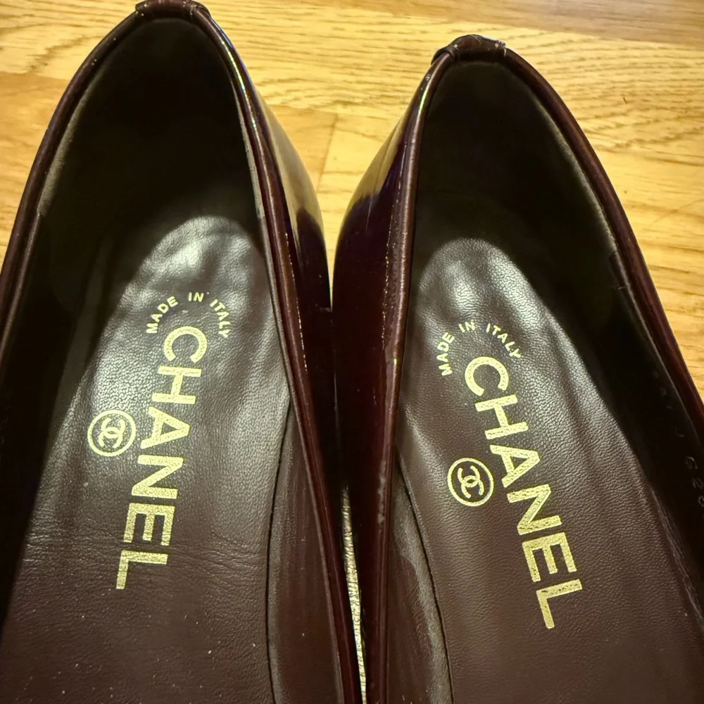 CHANEL Kitten Patent Leather Heels. Size 36.5, 6.5US - Picture 5 of 8